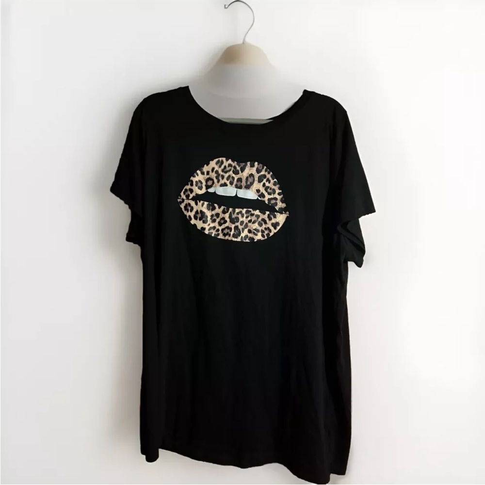 Torrid Cheetah Lips Shirt Slim Fit Size 4